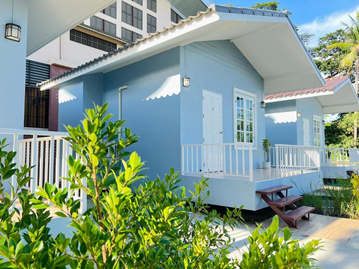 บ้านพักดีมีทรัพย์ Baan Pakdee Meesub Uthai Thani Exterior foto